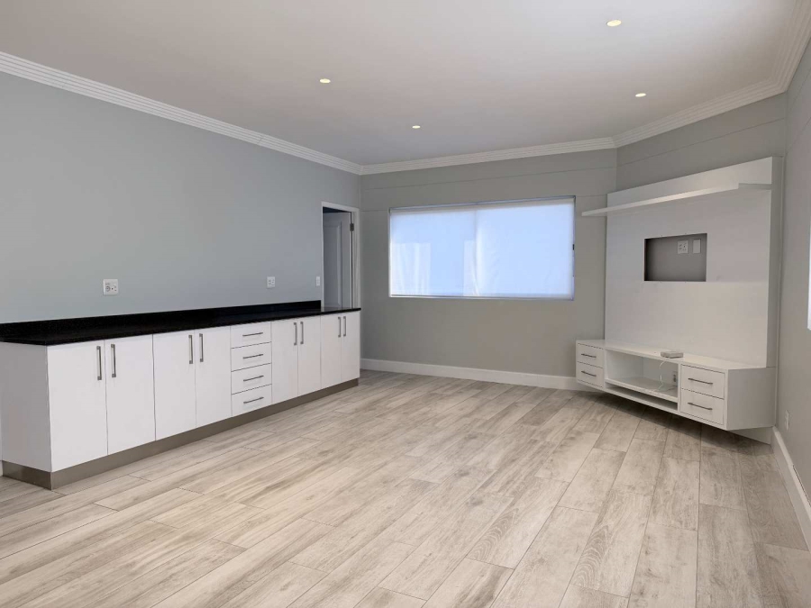 To Let 2 Bedroom Property for Rent in Oakdale Western Cape